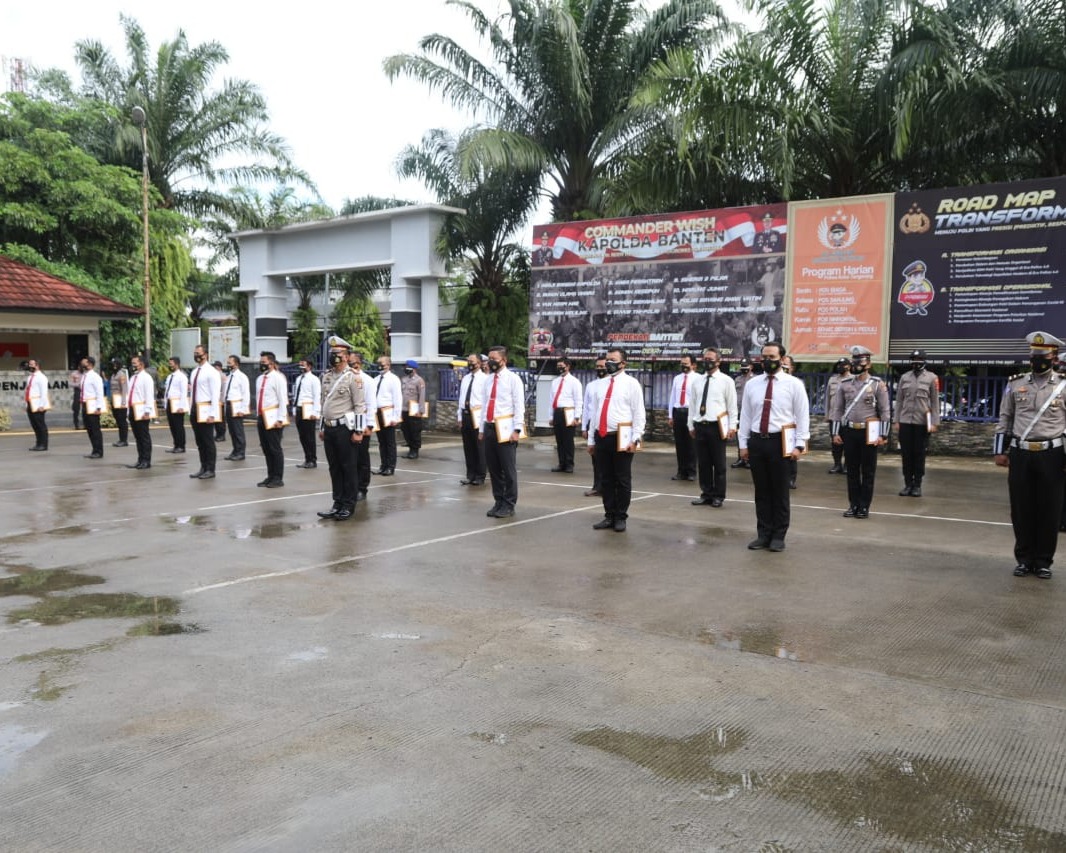 Kapolresta Tangerang Berikan Penghargaan Sebanyak 44 Kepada Personel Yang Berprestasi