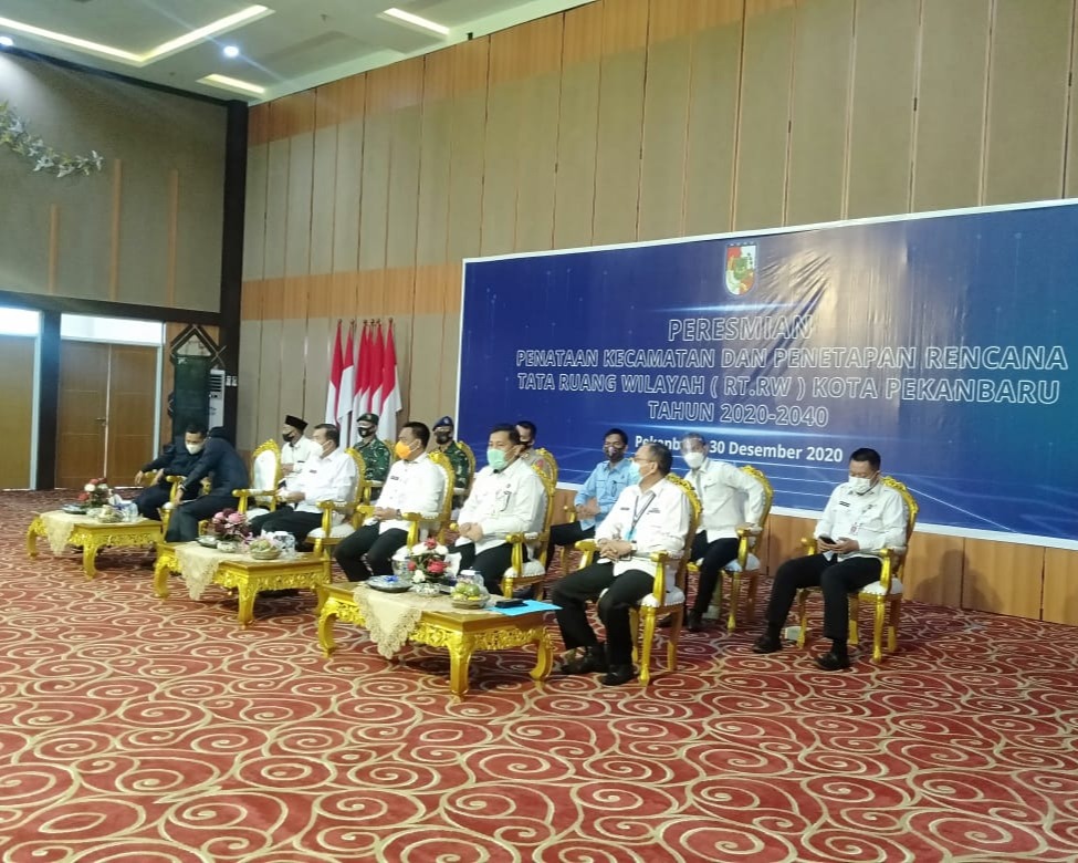 Kodim 0301/PBR Hadiri Acara Peresmian Penataan Kecamatan dan Penetapan RTRW Kota Pekanbaru 2020 - 2040 di Aula Perkantoran Walikota Tenayan Raya