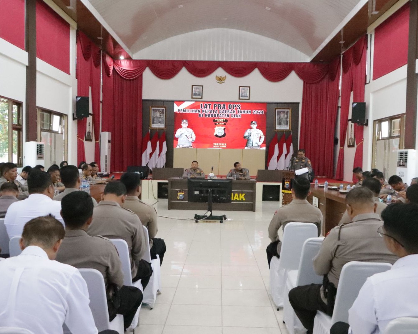 Kapolres AKBP Asep Sujarwadi Buka Latihan Pra Operasi Jelang Pengamanan Pilkada di Kabupaten Siak