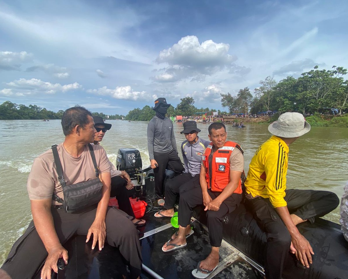 Patroli Air Polres Kampar Intensifkan Pengawasan di Sungai Kampar, Kasat Samapta: Utamakan Keselamatan Masyarakat