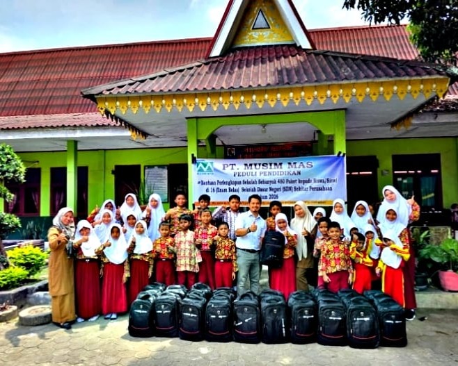 Luar Biasa! PT Musim Mas Salurkan 480 Paket Sekolah, Wujud Nyata Komitmen Mencerdaskan Generasi Pelalawan