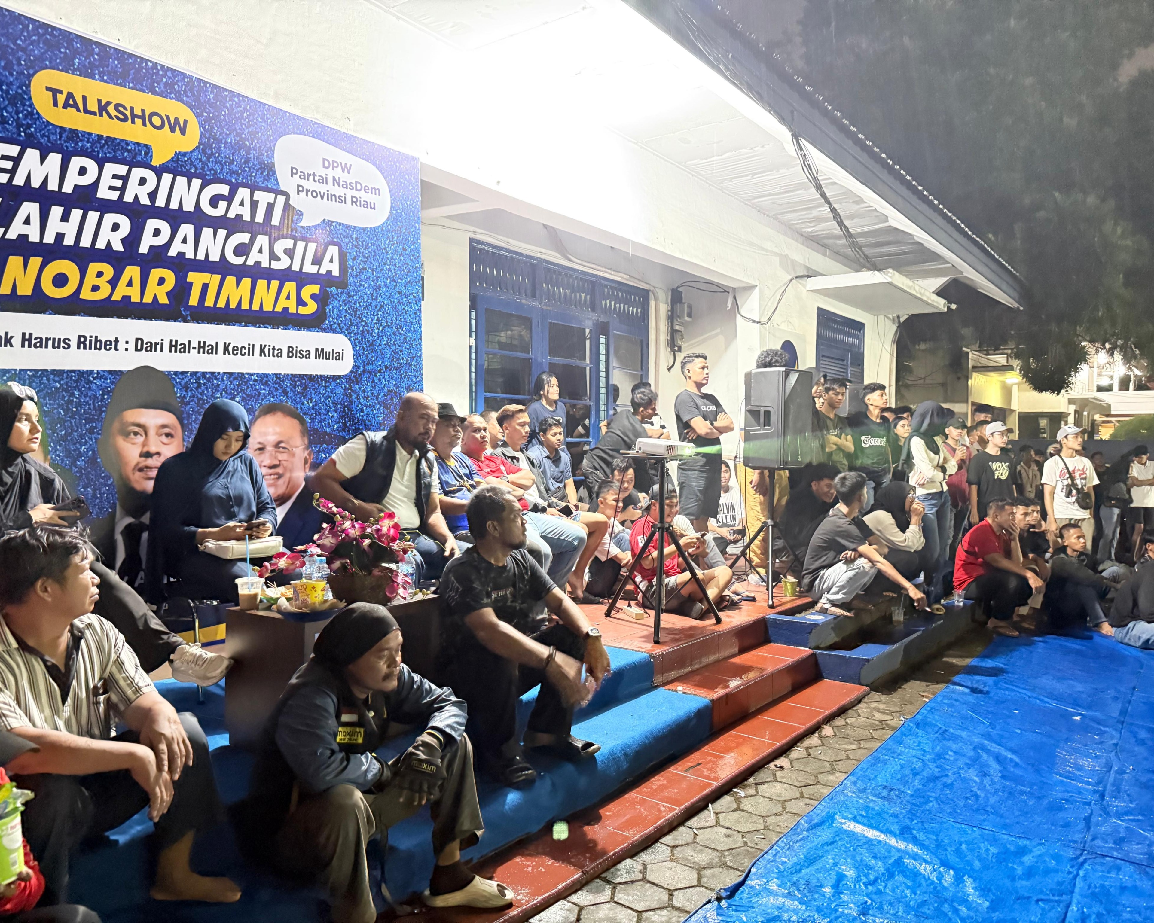 Nobar Timnas Indonesia Vs China, 150 Orang Penuhi Halaman DPW NasDem Riau