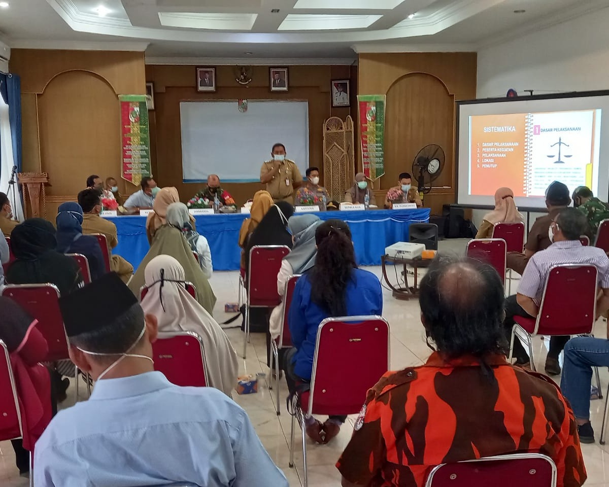 Camat Payung Sekaki Gelar Rapat Bersama Forkompincam Terkait Persiapan Pelaksanaan Gotong Royong Massal