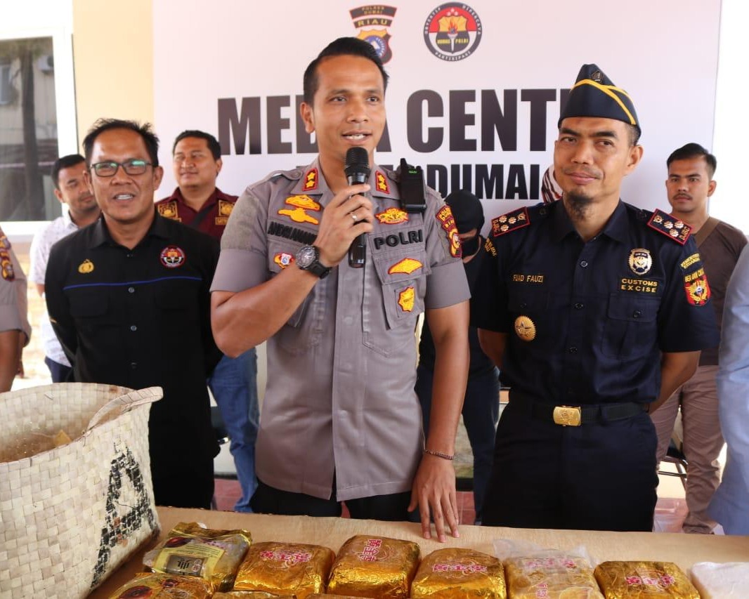 Polres Dumai Gelar Press Conference Ungkap Kasus Pelaku Peredaran Narkotika Jenis Sabu Seberat 14 Kg