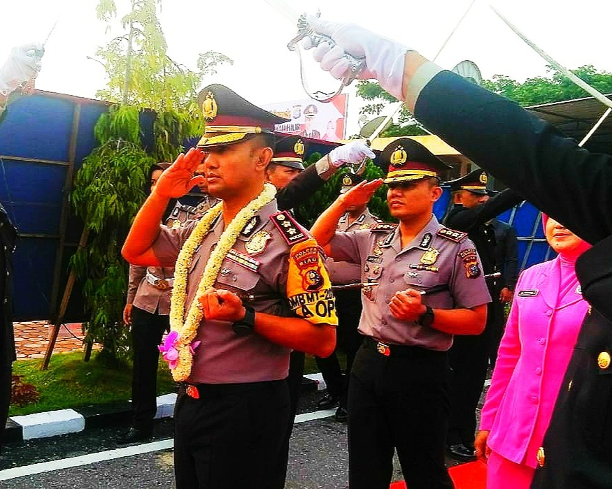 Jabat Kapolres Rokan Hilir AKBP Muhammad Musthofa SIK,MSi Disambut Tepung Tawar dan Tarian Melayu