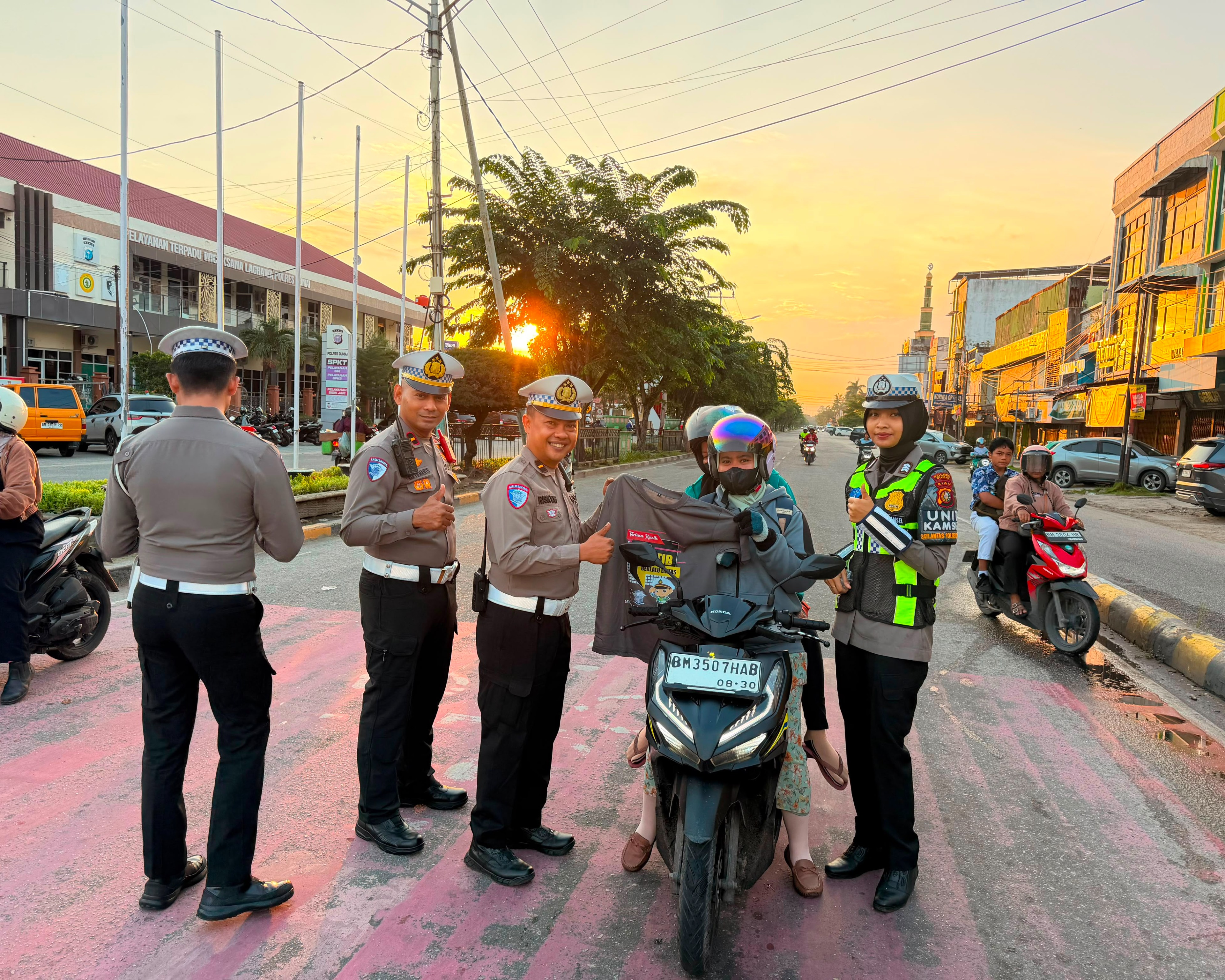 Pendekatan Humanis Satlantas Polres Dumai, Kampanye Keselamatan Berlalu Lintas Hadirkan Edukasi Langsung Ditengah Masyarakat