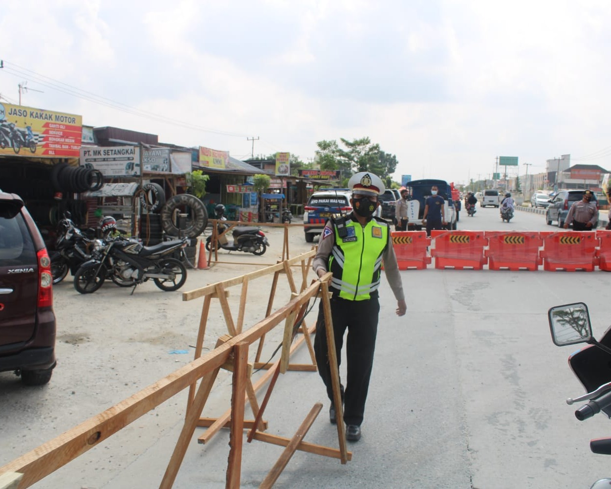 Antisipasi Penularan Covid-19, Penyekatan Jalur Keluar Masuk Kota Pekanbaru Diberlakukan Kembali Dalam Rangka Penerapan PPKM Level IV