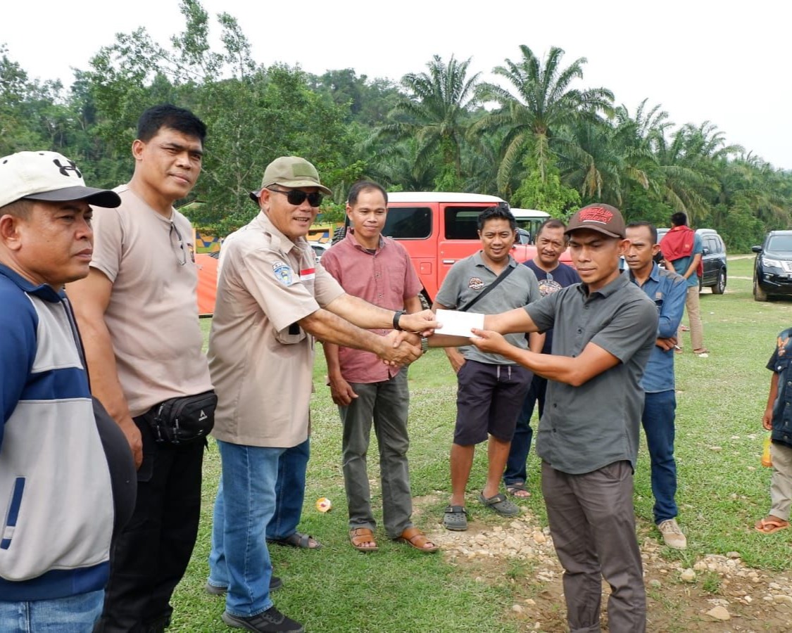 Desa Binaan Diterpa Bencana Banjir, TLCI #2 Riau Droping Bansos Dan Gerakkan Perekonomian Warga