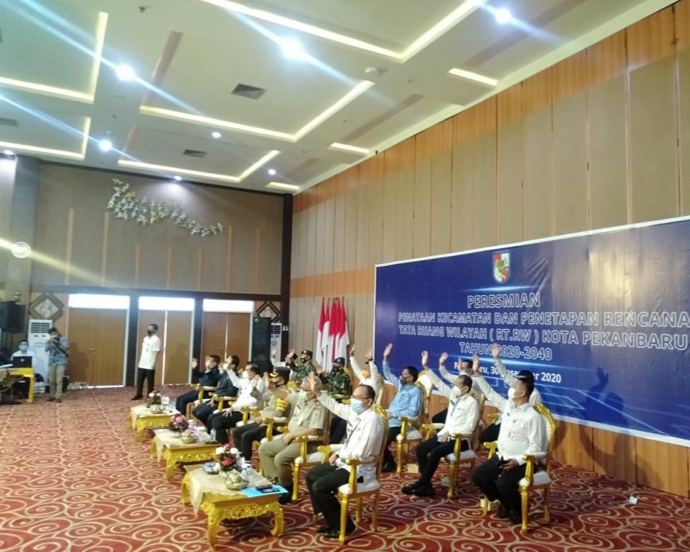 Kodim 0301/PBR Hadiri Acara Peresmian Penataan Kecamatan dan Penetapan RTRW Kota Pekanbaru 2020 - 2040 di Aula Perkantoran Walikota Tenayan Raya
