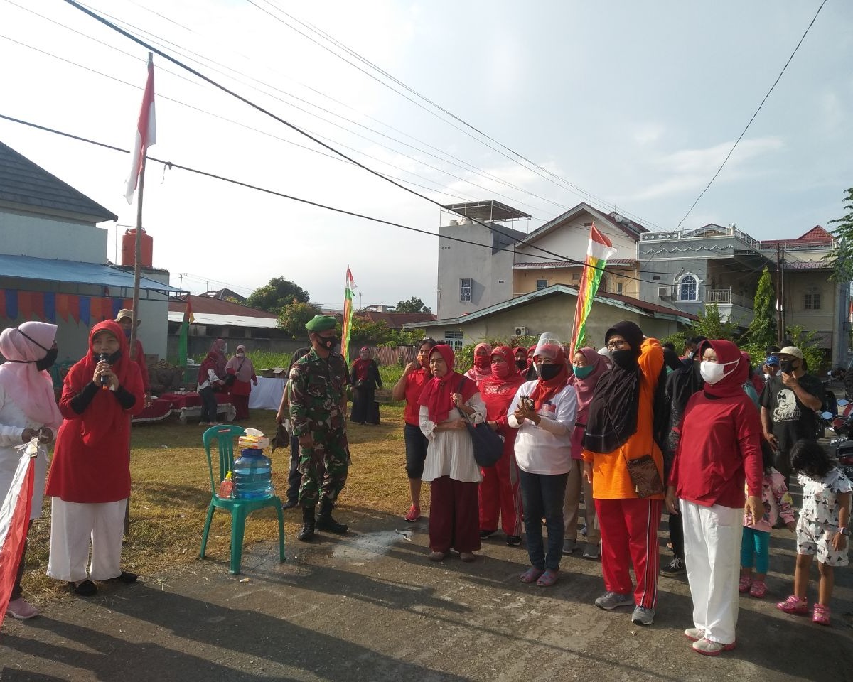 Dalam Rangka HUT RI Ke-75, Kodim 0301/PBR Olahraga Bersama dan Pembagian Sembako