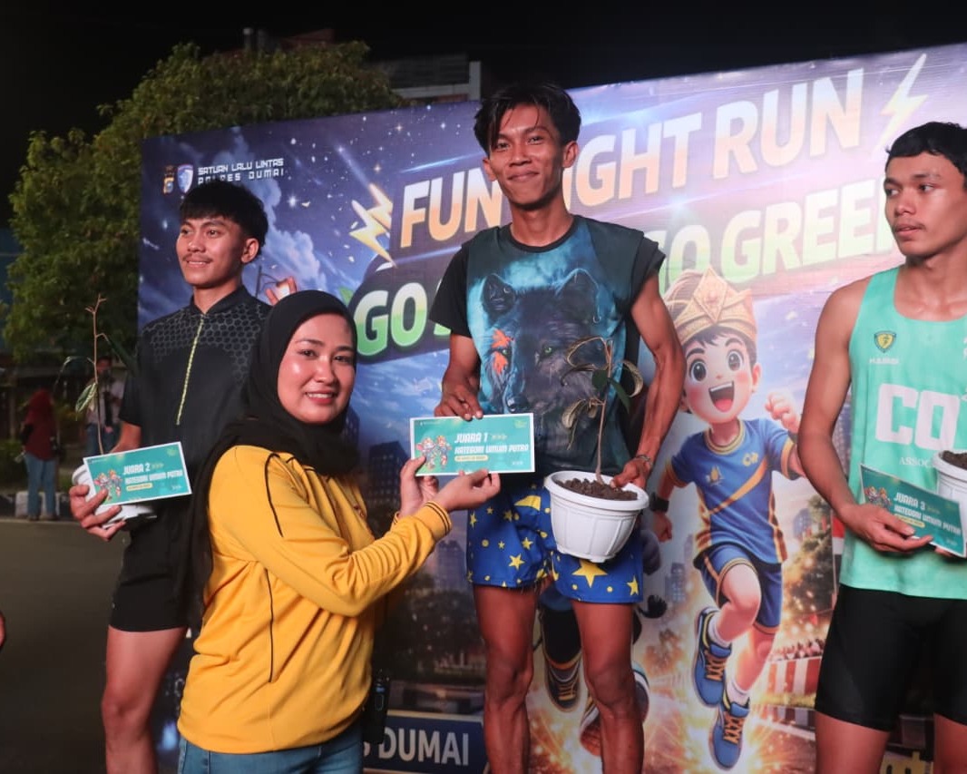 Fun Night Run Go Green Polres Dumai Berlangsung Aman, 48 Peserta Dapatkan Bibit Tanaman