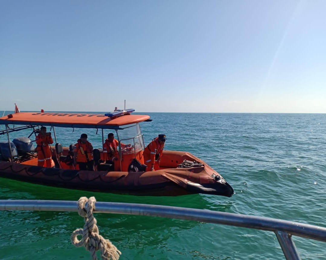 Kecelakaan Kapal di Perairan Rupat Utara, Polres Bengkalis di Back Up Ditpolair Polda Riau Bersama Basarnas Lakukan Pencarian Korban