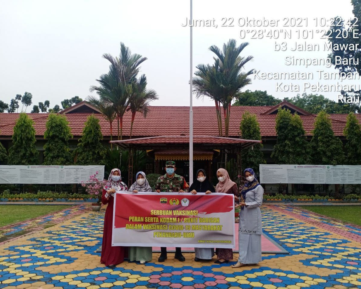 Babinsa Kodim 0301/PBR Laksanakan Monitoring Pelaksanaan Vaksinasi Bagi Pelajar di SMK Farmasi Ikasar