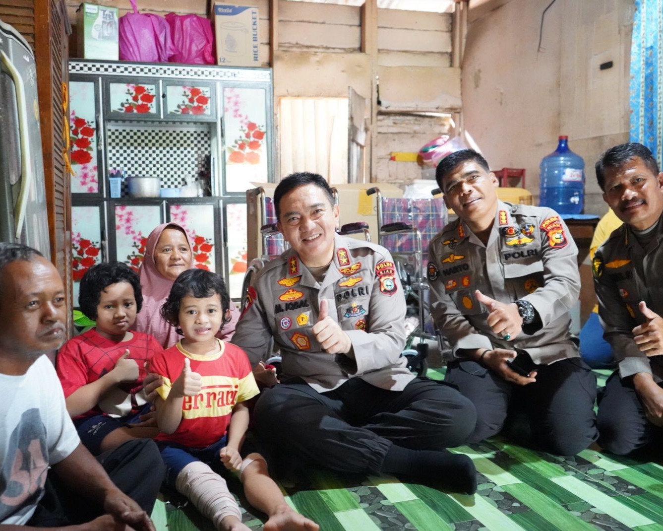 Adik Beradik Di Kota Pekanbaru Menderita Rapuh Tulang, Kapolda Riau Irjen Pol Iqbal Berjanji Lakukan Intervensi Pengobatannya