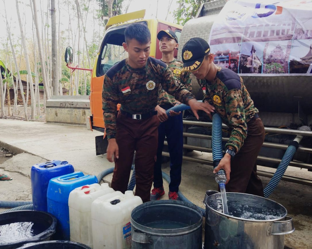 SMK Bina Utama, Team GPS dan Yayasan Ciptaku Semarang Gelar Baksos Bantuan Air Bersih