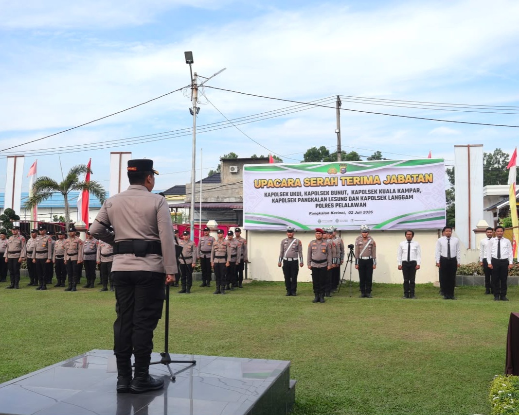 Kapolres Pelalawan Pimpin Upacara Sertijab 5 Pejabat, Tegaskan Komitmen Pelayanan Publik