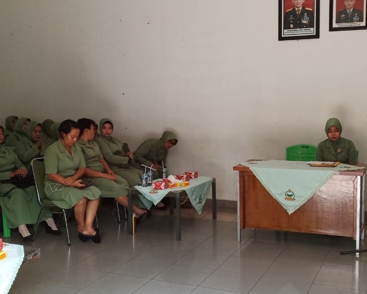 Dandim 0301/Pekanbaru Beserta Ketua Persit Kartika Chandra Kirana Cabang L Dim 0301/PBR, Menggelar Acara Pertemuan Anggota Persit Kartika Candra Kirana