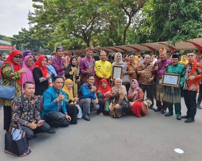 Pemerintah Kota Pekanbaru Menerima Penganugerahan Swasti Saba Tahun 2019 dari Pemerintah Pusat