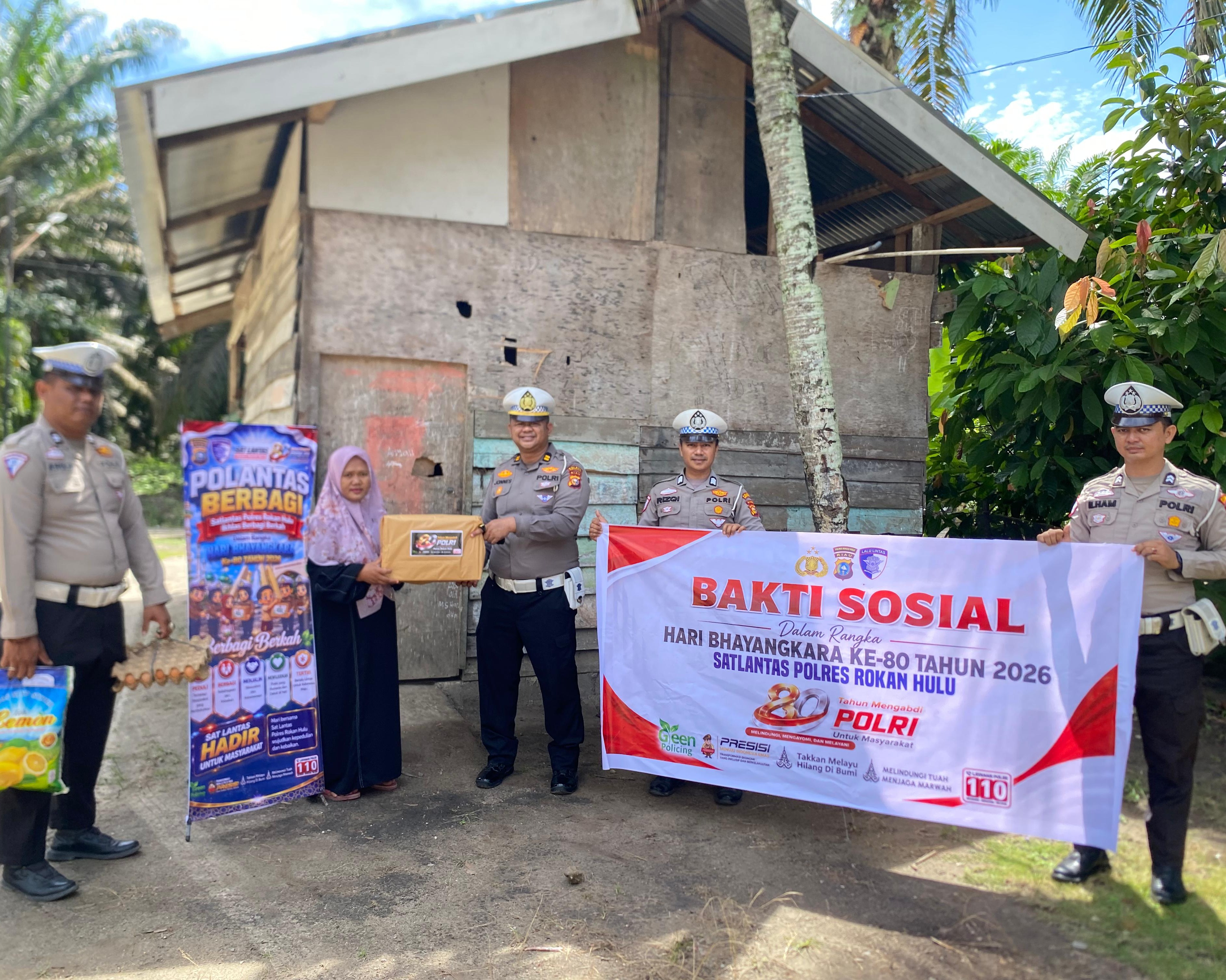 Polantas Menyapa: 4.673 Paket Bansos Dan Berbagai Aksi Sosial Warnai Hari Bhayangkara Ke-80 Di Wilkum Polda Riau