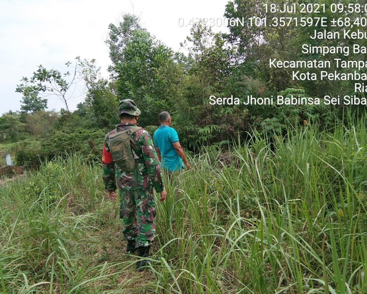Babinsa Kodim 0301/PBR Bersama MPA Laksanakan Patroli dan Sosialisasi Cegah Karhutla