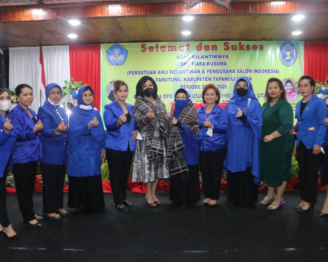 Ketua Dekranasda Tapanuli Utara Harapkan DPC Tiara Kusuma Mampu Tingkatkan Pelayanan Serta Turut Dukung Pariwisata