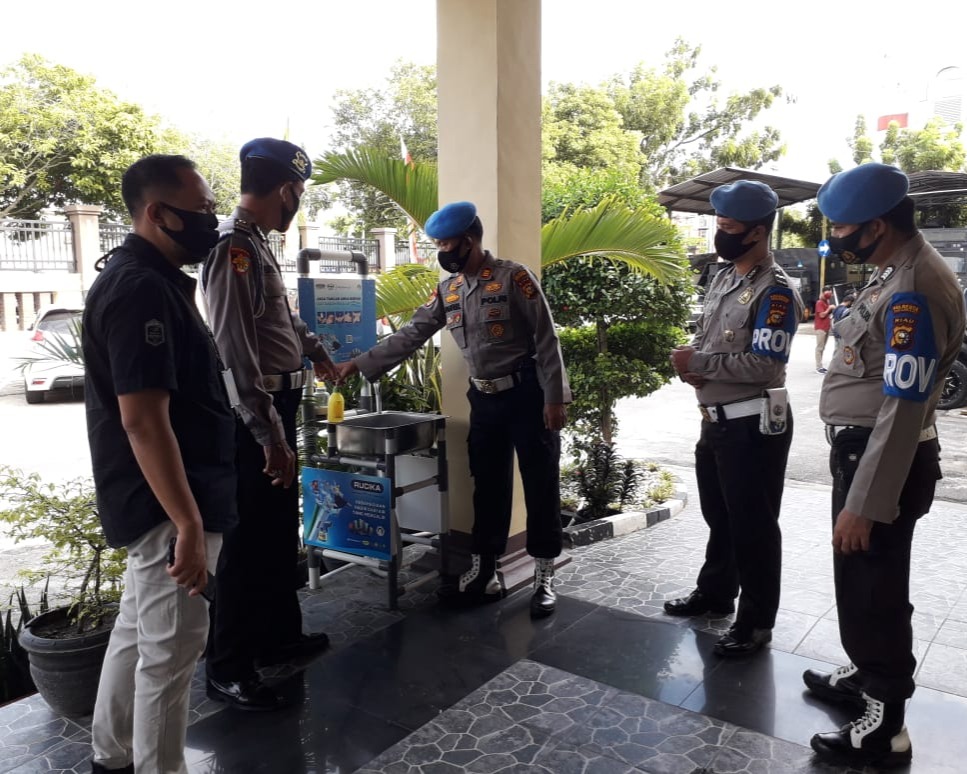 Cegah Penyebaran Covid-19, Polresta Pekanbaru Lakukan Pemeriksaan Terhadap Personilnya Penggunaan Masker