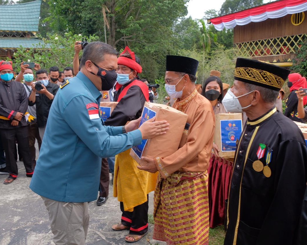 Vaksinasi Kemerdekaan Polda Riau Layani Masyarakat Pedalaman Yang Tak Miliki NIK