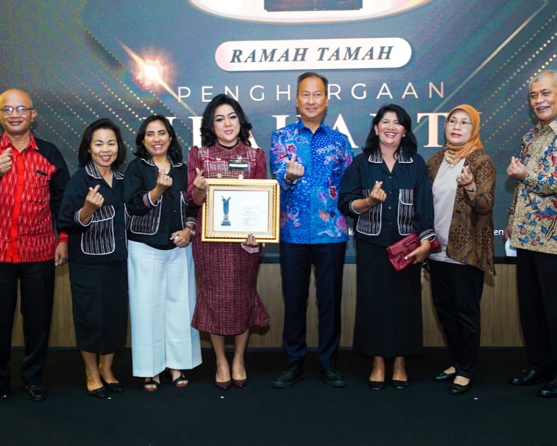 Mengabdi Majukan IKM Tapanuli Utara, Satika Simamora Dianugerahi Upakarti Tahun 2022