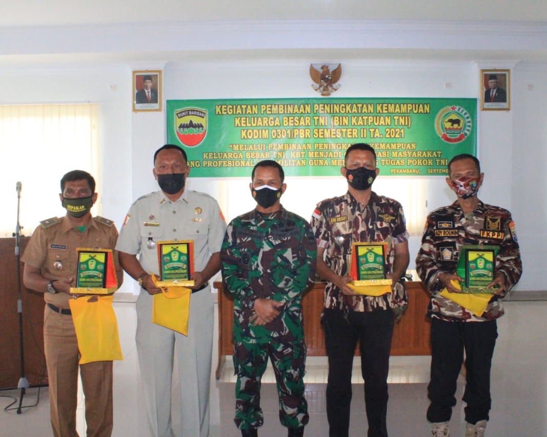 Wujud Soliditas Keluarga Besar TNI, Kodim 0301/PBR Gelar Pembinaan Keluarga Besar TNI