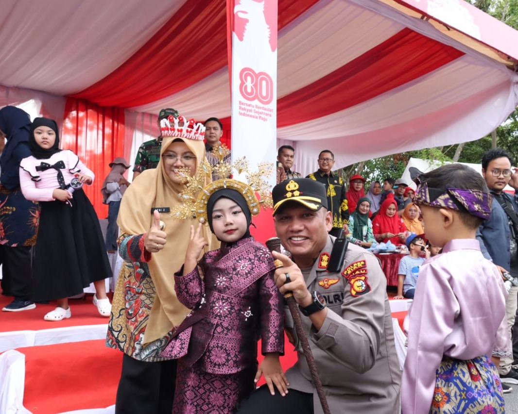 Ribuan Peserta Meriahkan Karnaval Budaya HUT RI Ke-80 Di Siak, Kapolres Turut Hadir