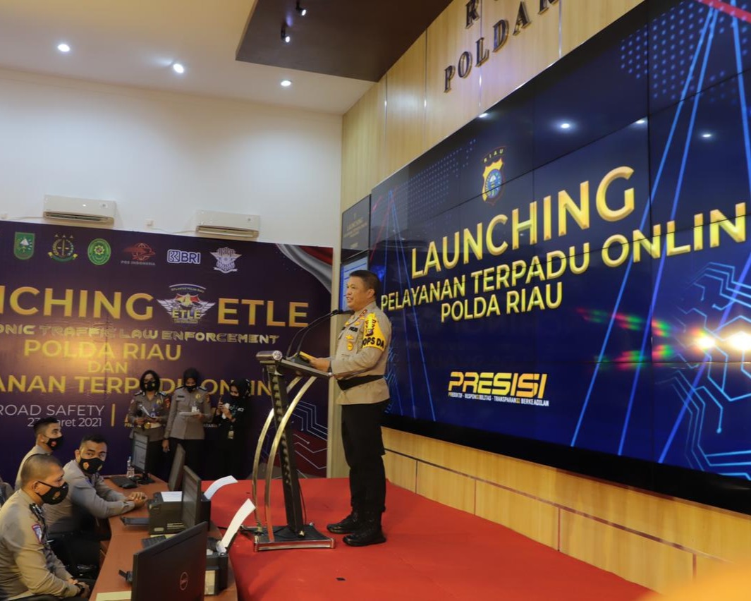 Kapolda Riau Launching E-TLE Nasional dan Resmikan Pelayanan Terpadu Online Polda Riau