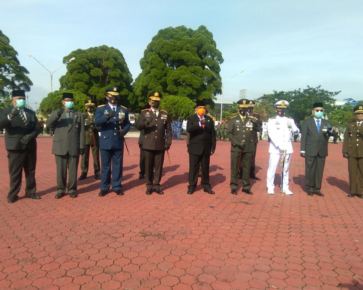 Dandim 0301/PBR Ikuti Upacara Ziarah Nasional Dalam Rangka Memperingati HUT TNI Ke-75 Tahun 2020 di TMP Kusuma Dharma