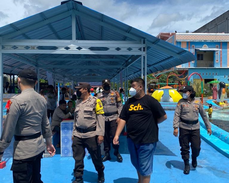 Lebaran Kedua, Polres Inhu Tempatkan Personil Di Tempat Keramaian Masyarakat