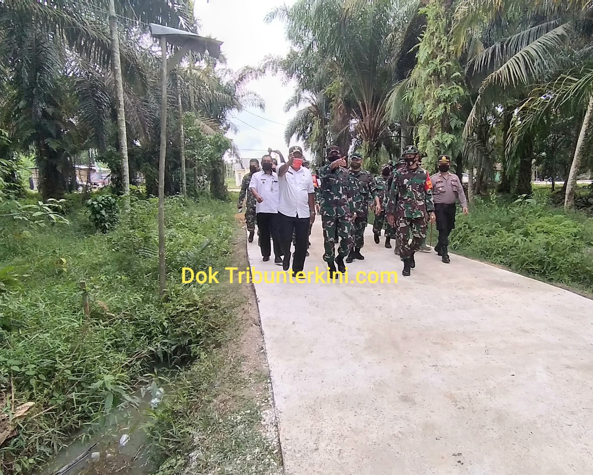 Danrem 031/WB Didampingi Dandim 0301/PBR Tiba di Posko Serta Meninjau Lokasi Pekerjaan TMMD Ke-108 Kodim 0301/PBR