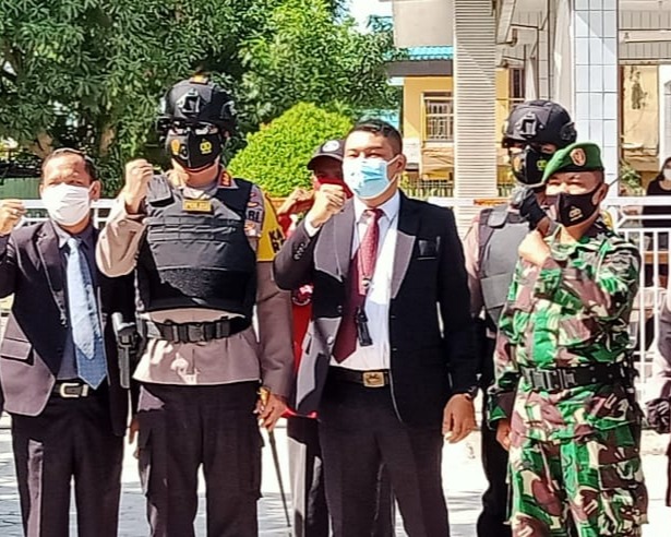 Kapolresta Pekanbaru Laksanakan Patroli dan Cek Kamtibmas di Sejumlah Gereja Pada Saat Ibadah Jumat Agung