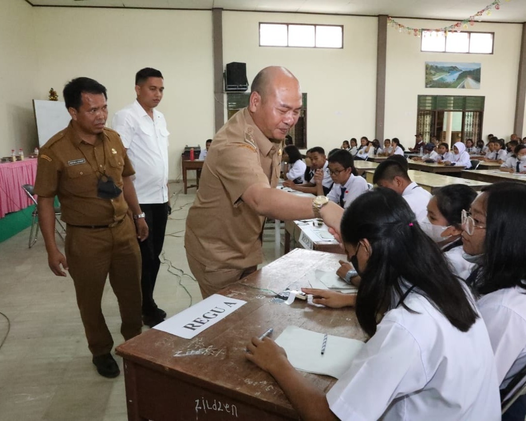 Bupati Resmi Buka Pelaksanaan Cerdas Cermat Tingkat SMP Se-Kabupaten Tapanuli Utara Tahun 2022