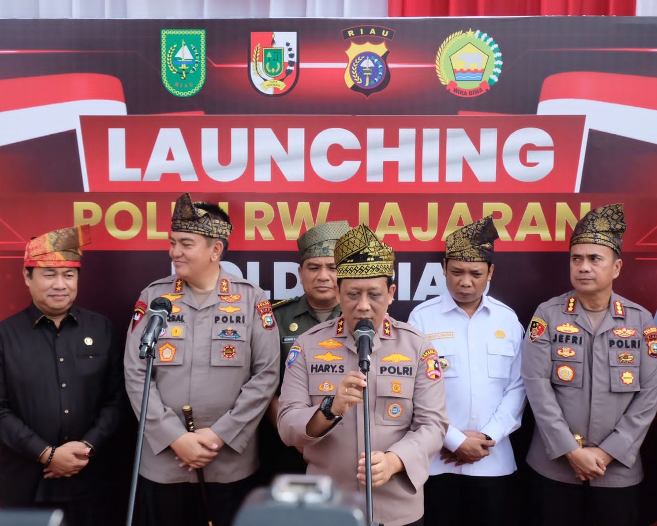 Guna Meningkatan Keamanan dan Pendekatan dengan Masyarakat, Polda Riau Launching Polisi RW Secara Serentak Seluruh Jajaran
