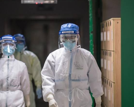 Dinkes Provinsi Riau Distribusikan APD Bantuan Dari Kemenkes Ke Tiga RS Rujukan Covid-19