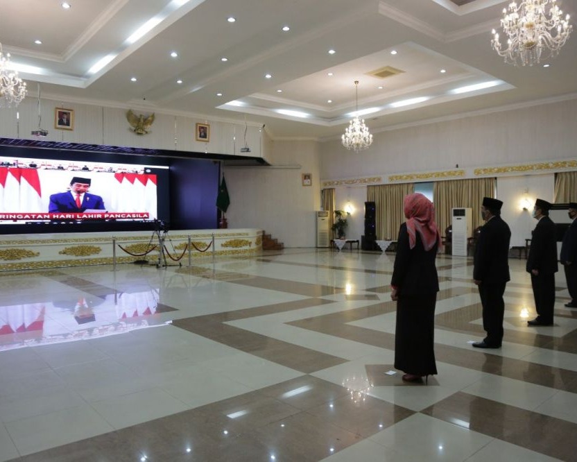 Peringati Hari Lahir Pancasila Ditengah Pandemi Covid-19, Gubri Ikuti Upacara Secara Virtual