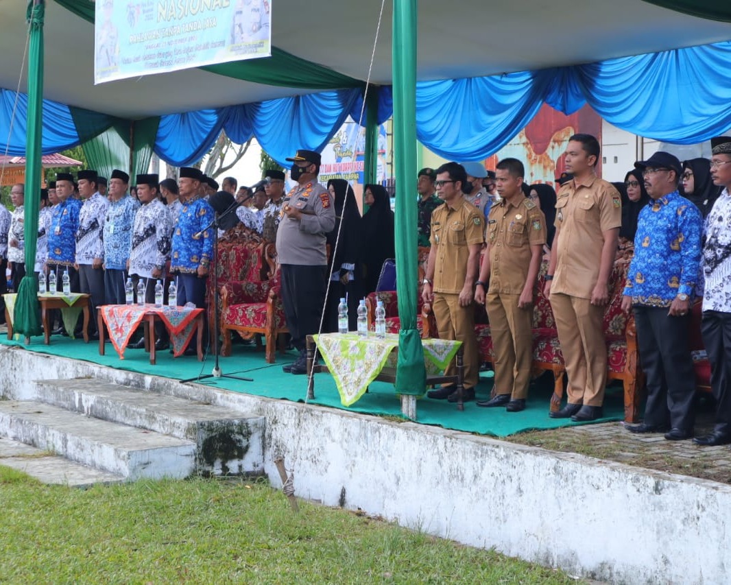 Kapolres Kampar Jadi Irup Upacara Peringatan HUT PGRI Ke-77 Dan Hari Guru Nasional Tahun 2022