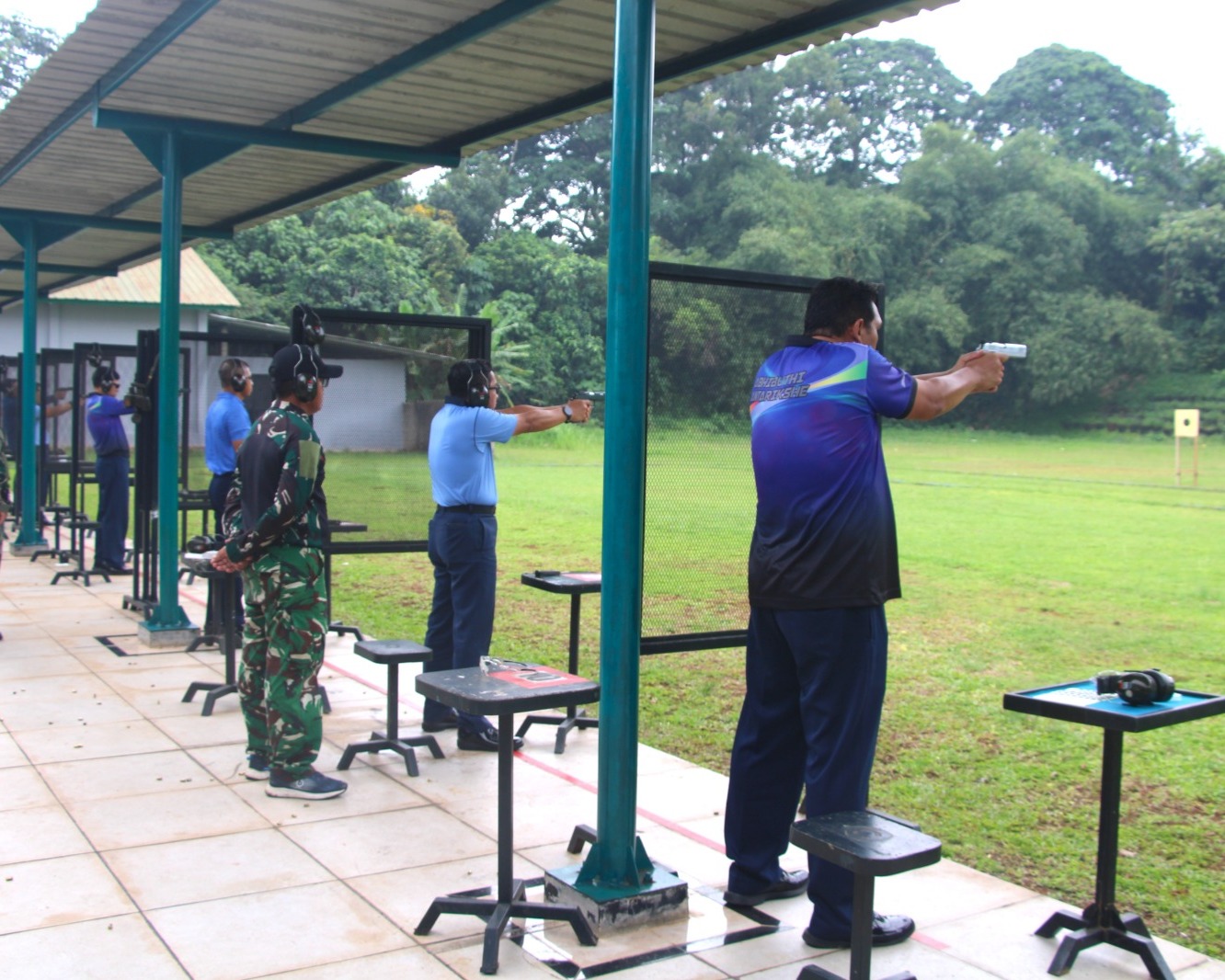 Kas Kodau I Bersama Pejabat Kodau I Asah Kemampuan Menembak Pistol