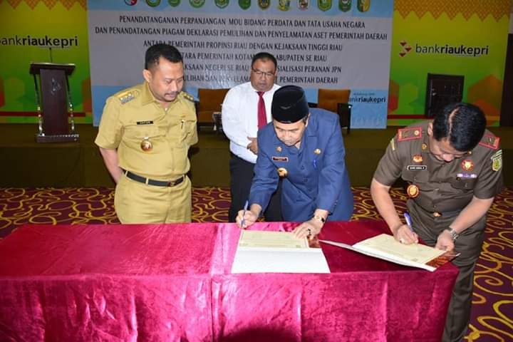Bupati Tandatangani MoU Tentang Penyelesaian Masalah Aset Pemda Serta Sosialisasi Peranan Jasa Penyelenggara Negara (JPN)