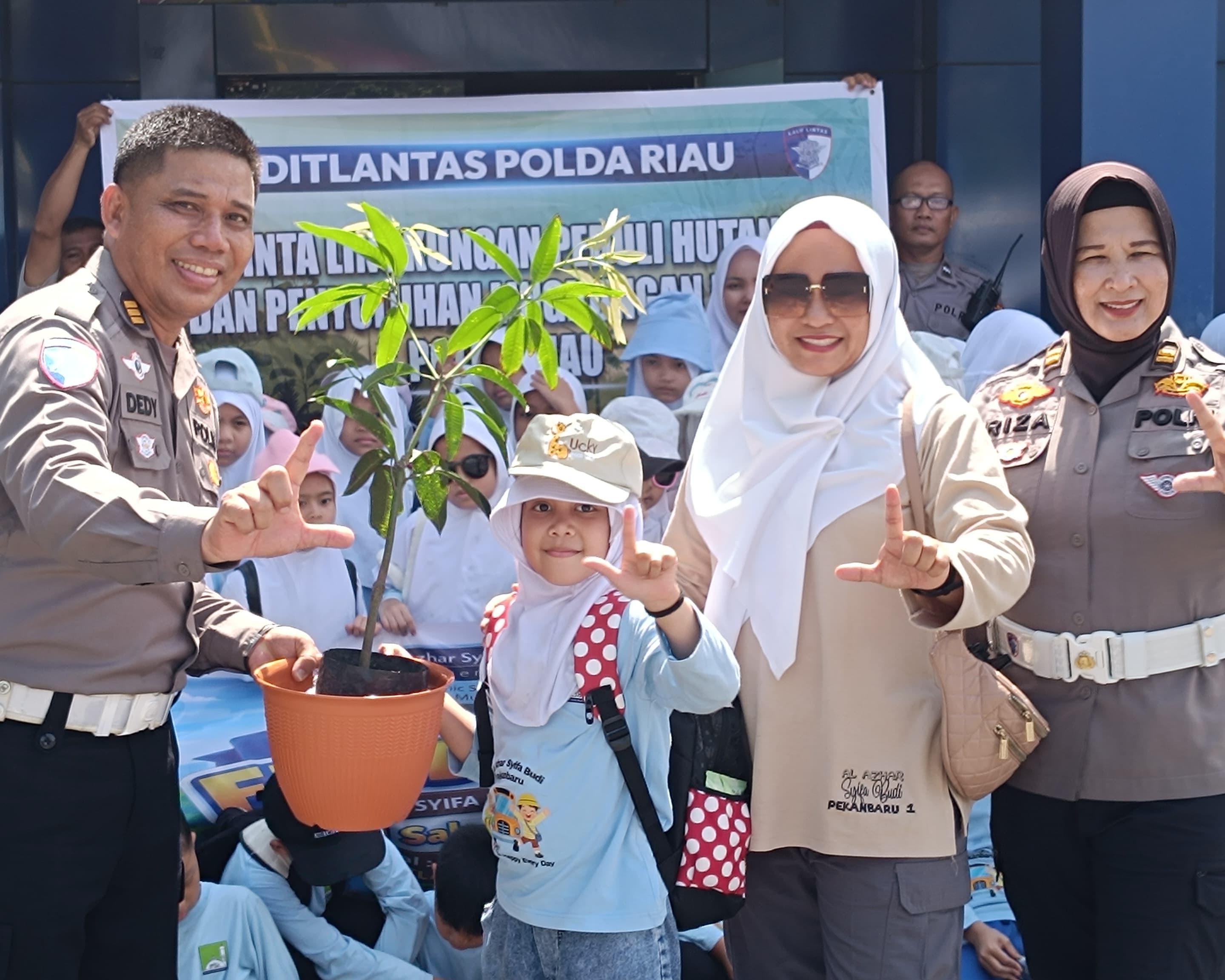 Ditlantas Polda Riau Tanamkan Budaya Tertib Berlalu Lintas Sejak Dini serta Edukasi Green Policing