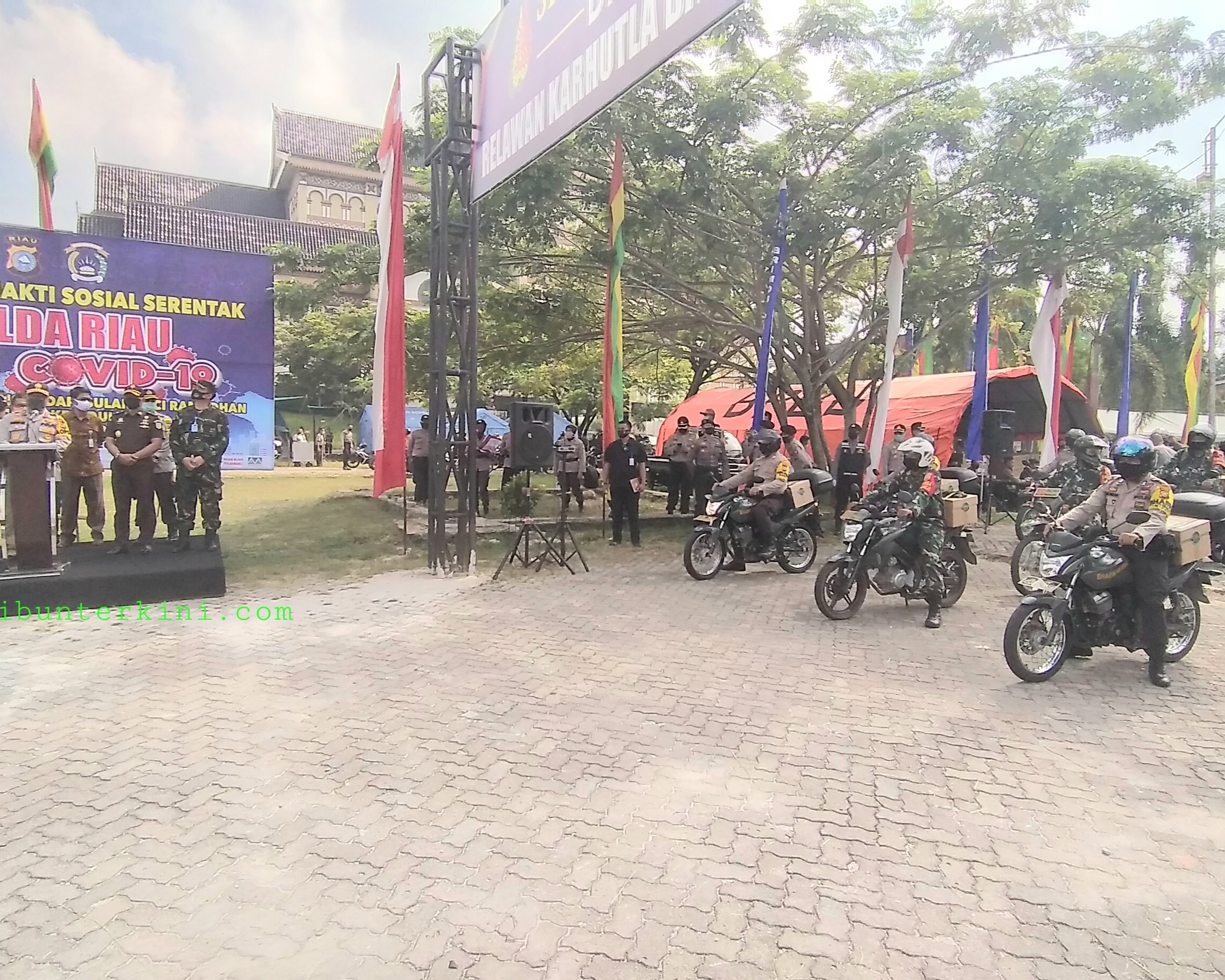 Gerakan Bhakti Sosial Serentak Polda Riau Peduli Covid-19