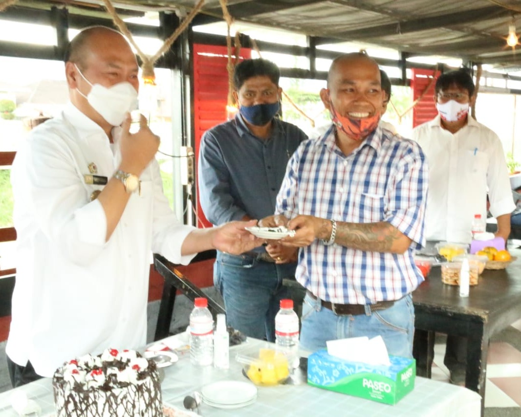 Bupati Taput Resmikan Food Court Tanggul Aek Sigeon Tarutung Beserta 8 Unit Toilet