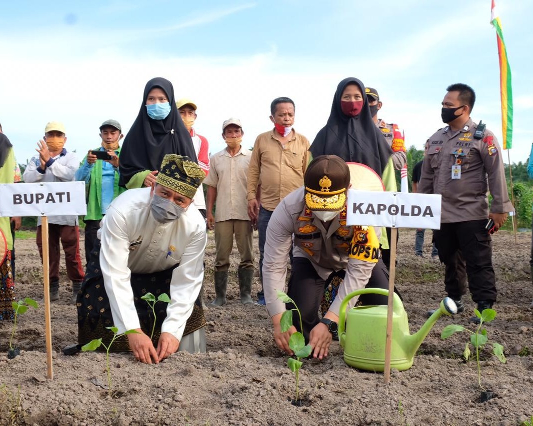 Optimalkan Ketahanan Pangan Masyarakat Ditengah Pandemi Covid-19, Polda Riau Launching Program “Jaga Kampung”