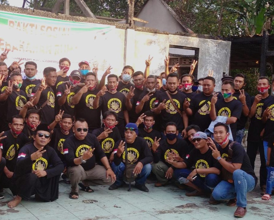 Ormas Rajekwesi Limo Kendal Salurkan Donasi Musibah Rumah Kebakaran Di Desa Damarsari