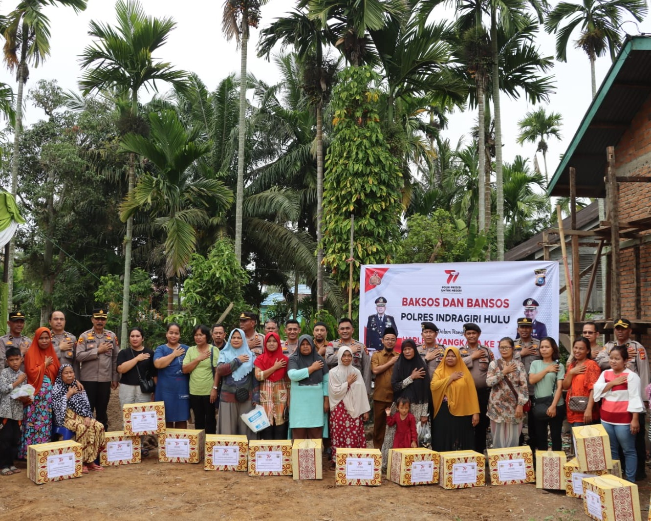 Bahagia, Rumah Personel Polres Inhu Dibedah Menjelang Hari Bhayangkara Ke-77 Tahun 2023