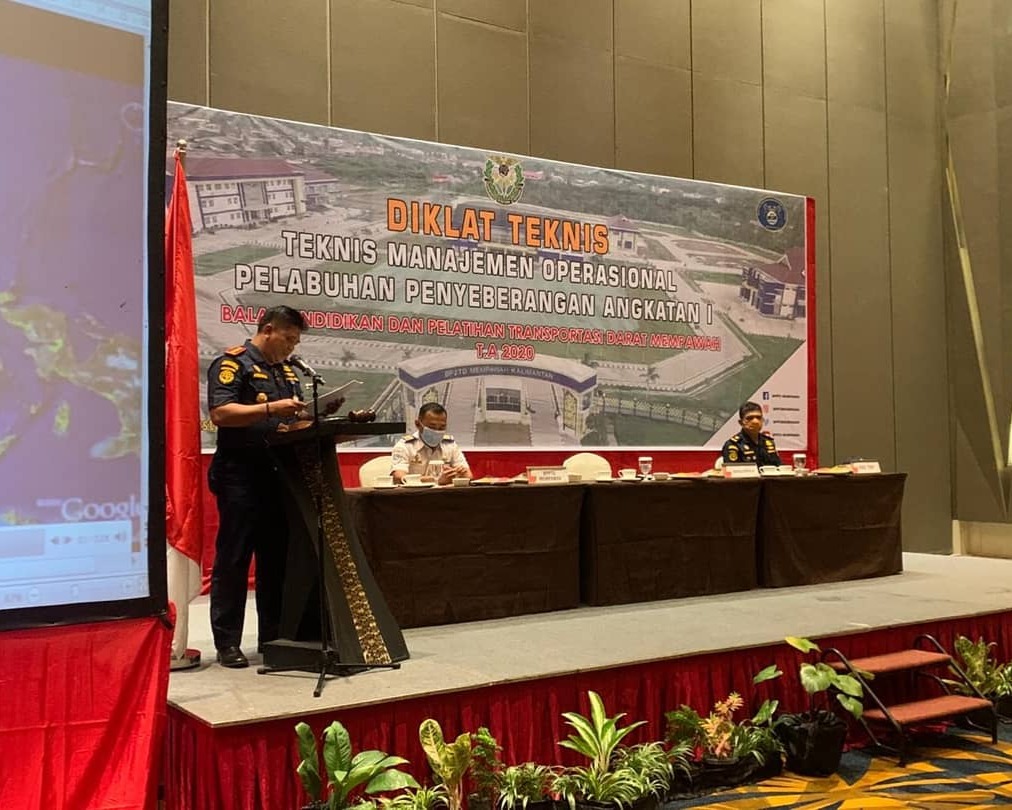 Kepala BPTD Wilayah IV Riau - Kepri Membuka Secara Resmi Diklat Teknis Manajemen Operasional Penyeberangan Angkat I