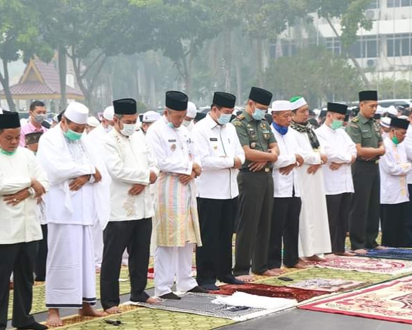 Walikota Pekanbaru Gelar Sholat Istisqa di Halaman Kantor MPP